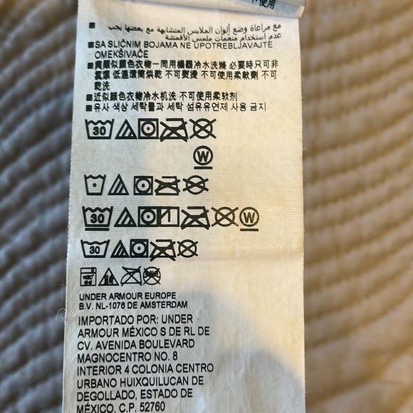 UNDER Armour Heat Gear T-Shirt Grey Small - Picture 4 of 4